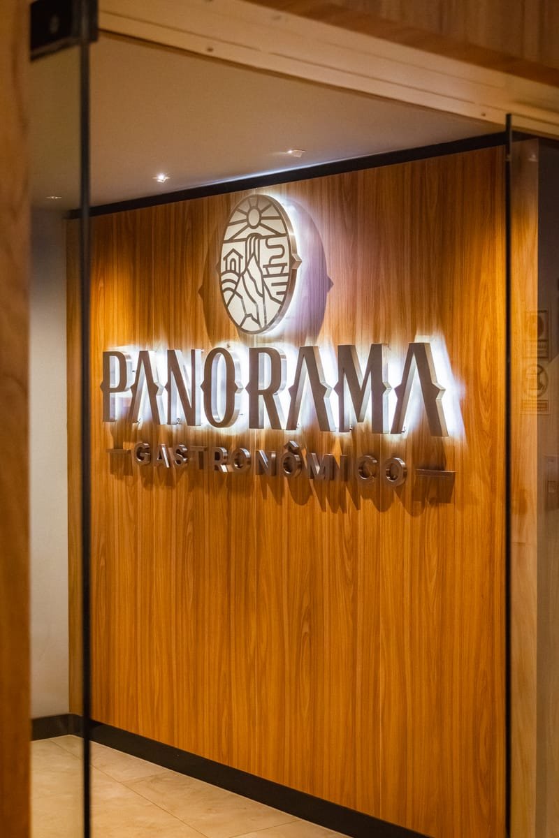 Fachada iluminada Panorama